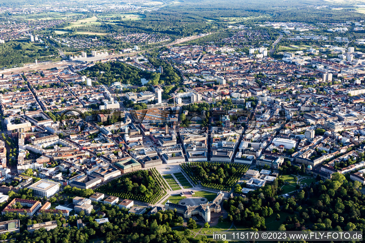 Quartier Innenstadt-West in Karlsruhe dans le département Bade-Wurtemberg, Allemagne depuis l'avion
