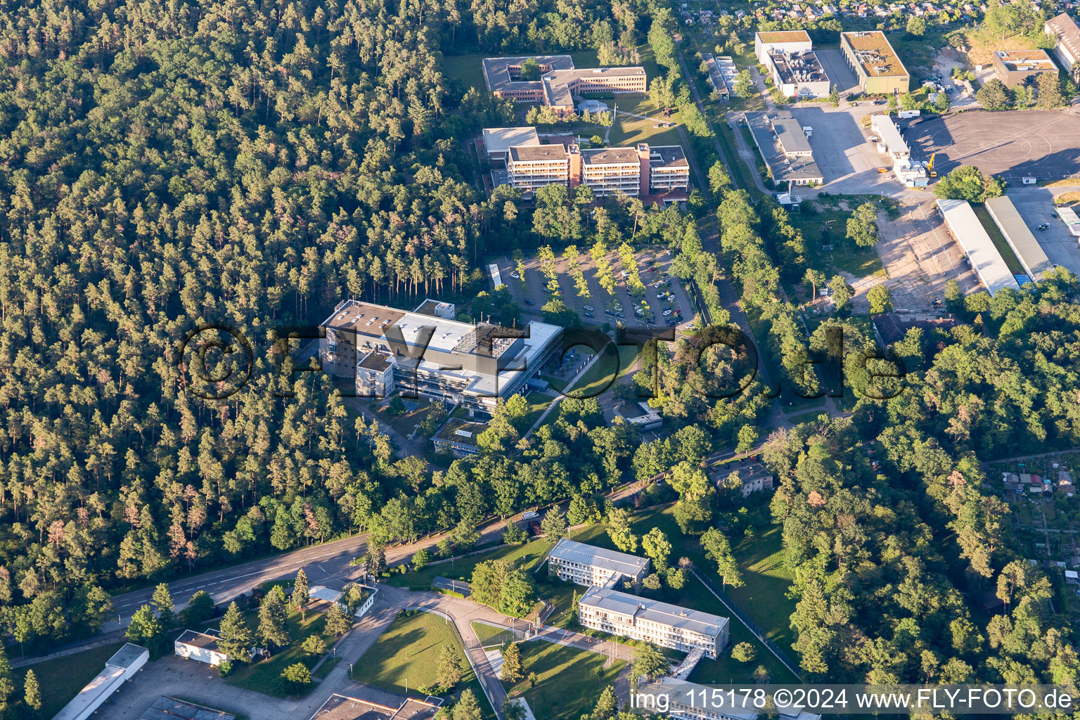 Vue aérienne de DFS à le quartier Waldstadt in Karlsruhe dans le département Bade-Wurtemberg, Allemagne