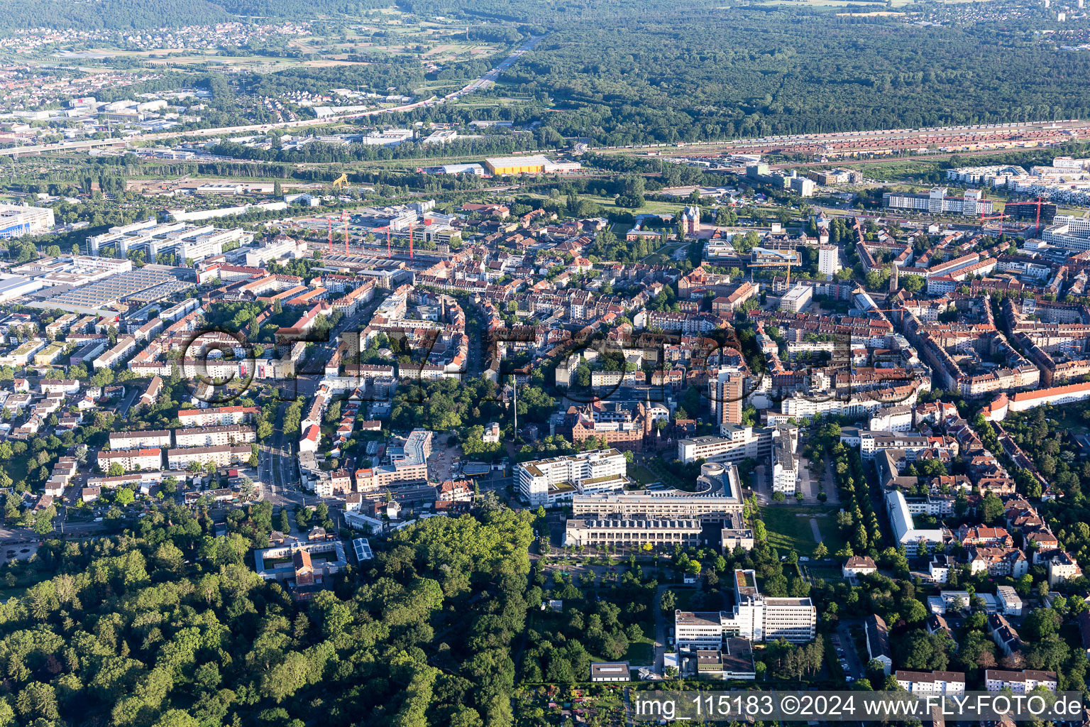 Vue aérienne de Institut Max Rubner à le quartier Oststadt in Karlsruhe dans le département Bade-Wurtemberg, Allemagne