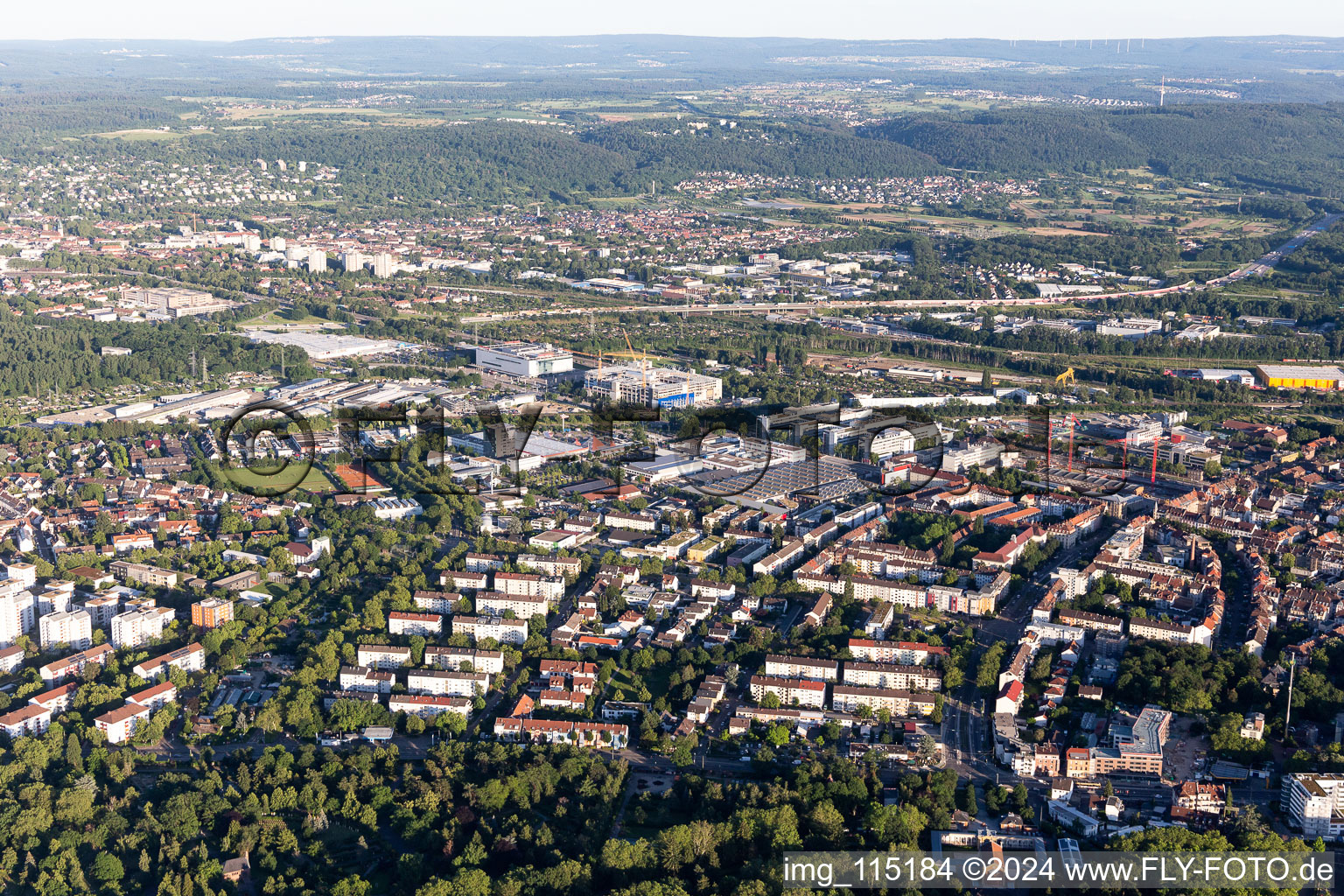 Quartier Rintheim in Karlsruhe dans le département Bade-Wurtemberg, Allemagne vu d'un drone