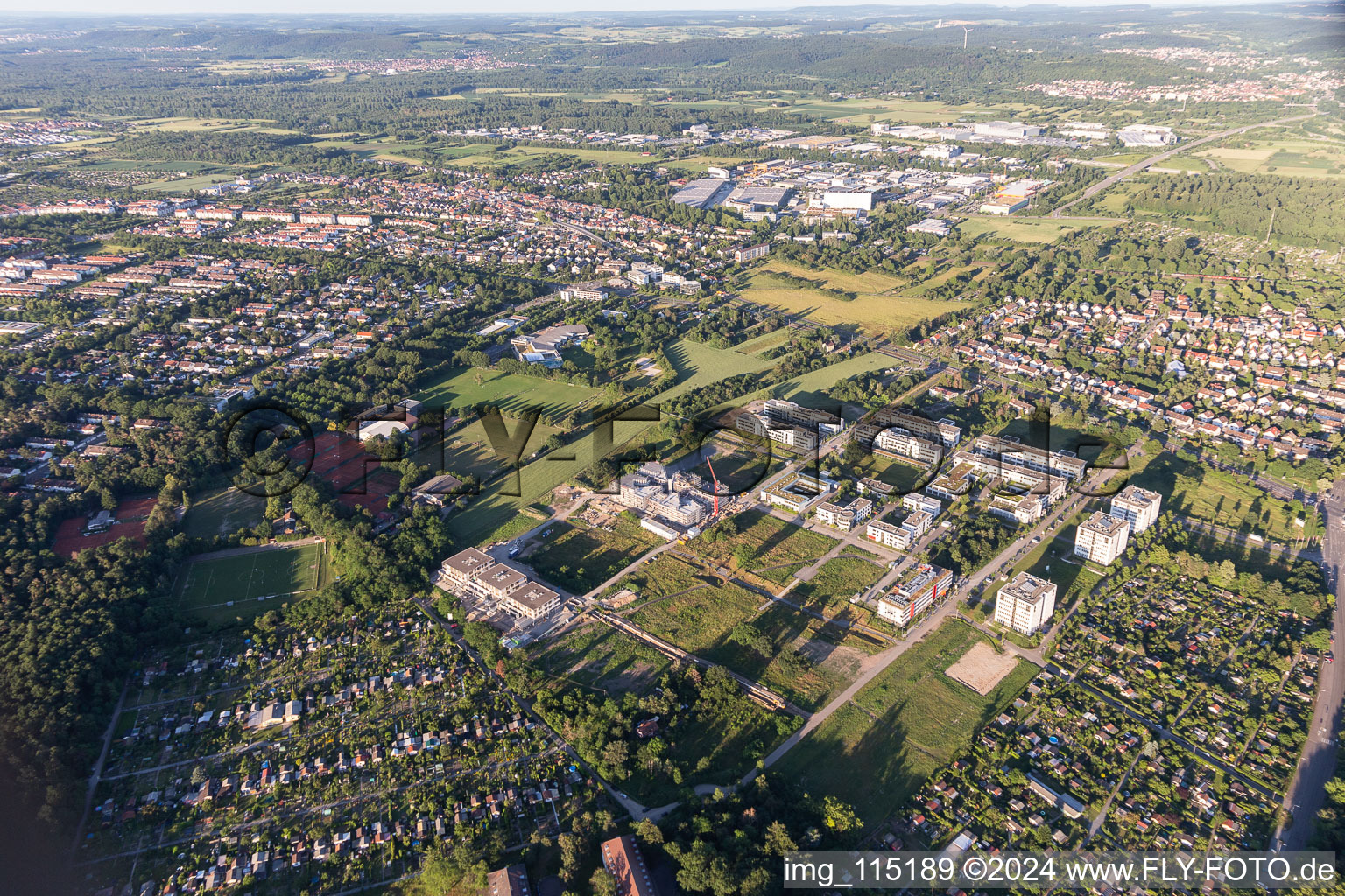 Parc technologique à le quartier Rintheim in Karlsruhe dans le département Bade-Wurtemberg, Allemagne d'en haut