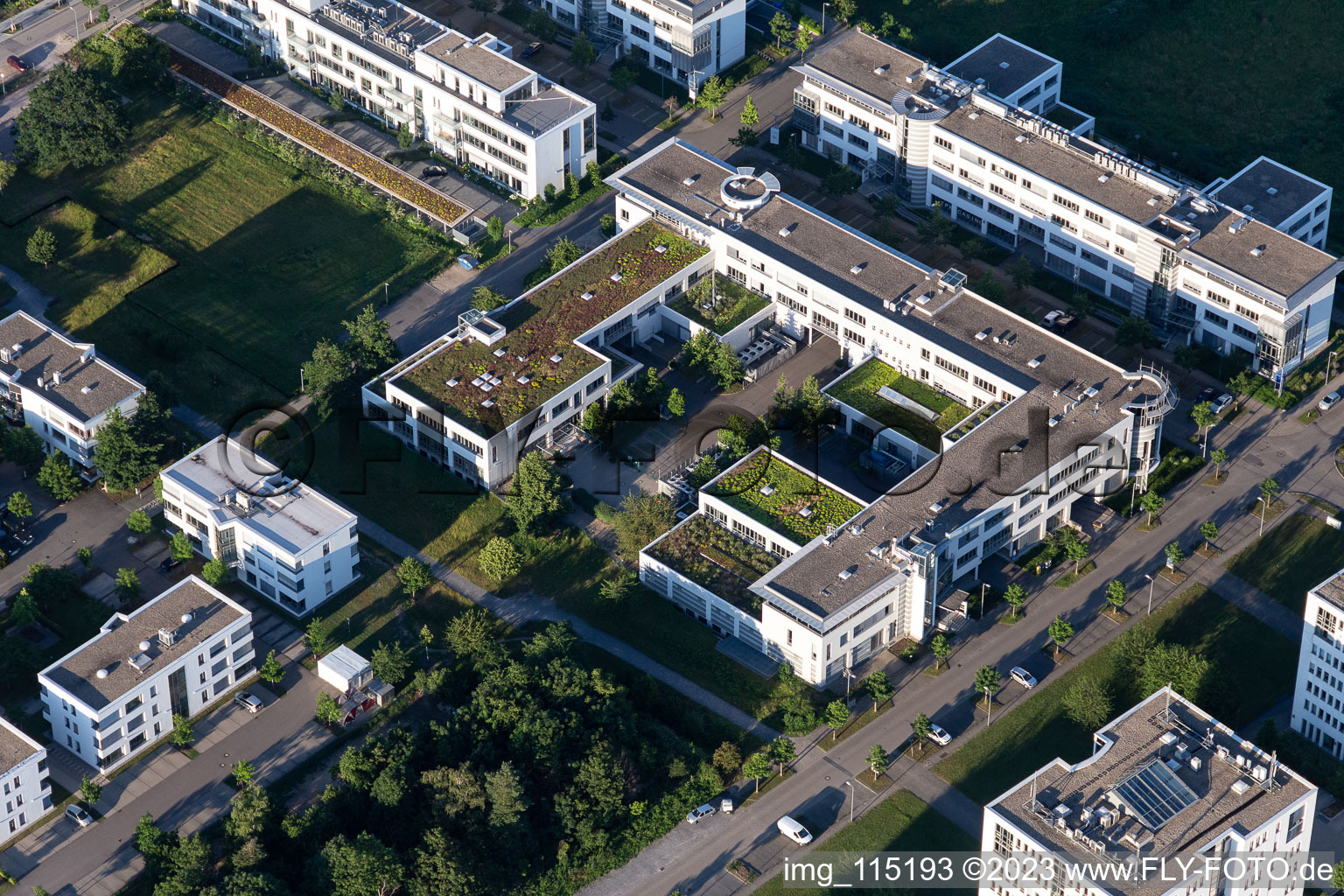 Parc technologique à le quartier Rintheim in Karlsruhe dans le département Bade-Wurtemberg, Allemagne vue d'en haut