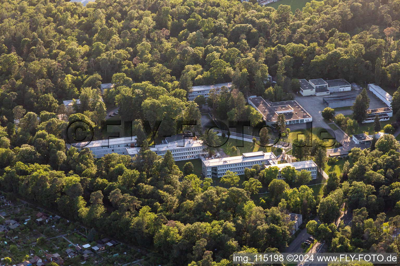 Vue aérienne de Succursale BGH à le quartier Oststadt in Karlsruhe dans le département Bade-Wurtemberg, Allemagne