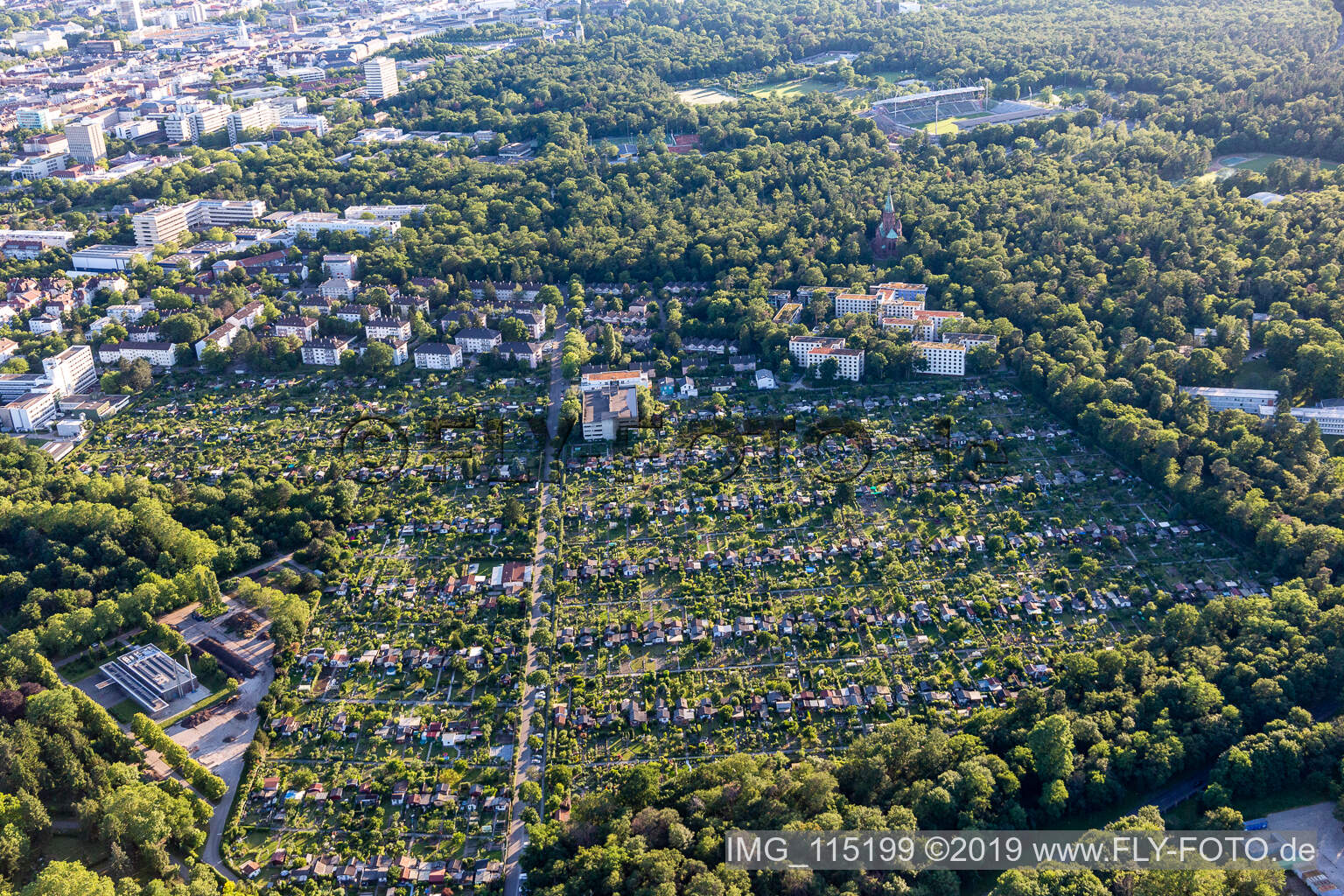 Vue aérienne de Association des jardins familiaux de la Hagsfelder Allee et jardin des faisans à le quartier Oststadt in Karlsruhe dans le département Bade-Wurtemberg, Allemagne