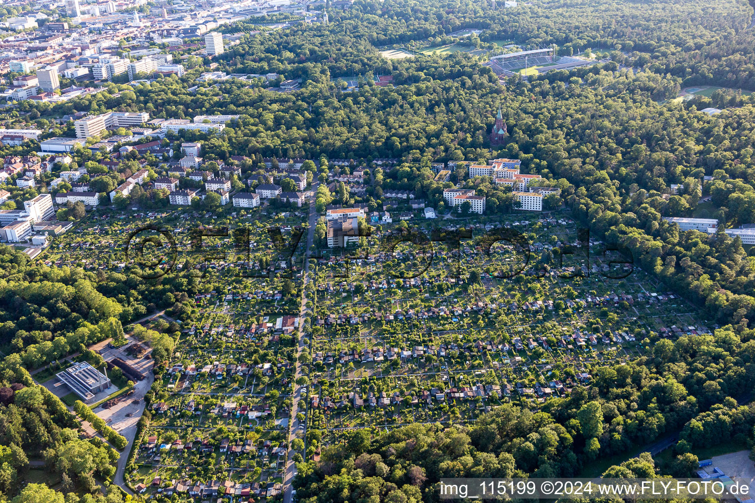 Vue aérienne de Association des jardins familiaux de la Hagsfelder Allee et jardin des faisans à le quartier Oststadt in Karlsruhe dans le département Bade-Wurtemberg, Allemagne