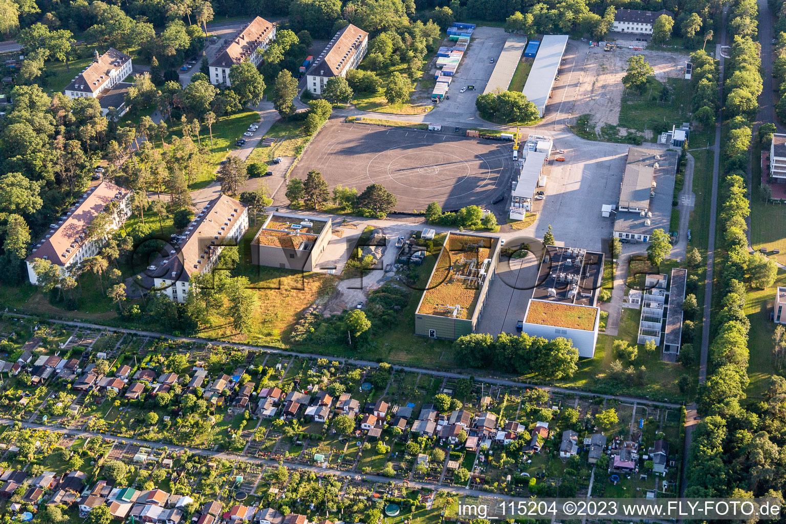 Vue aérienne de KIT Campus Est à le quartier Rintheim in Karlsruhe dans le département Bade-Wurtemberg, Allemagne
