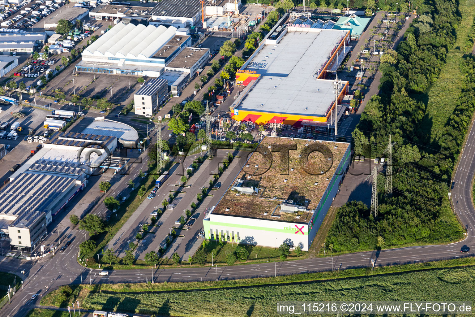 Vue aérienne de Momax à le quartier Hagsfeld in Karlsruhe dans le département Bade-Wurtemberg, Allemagne