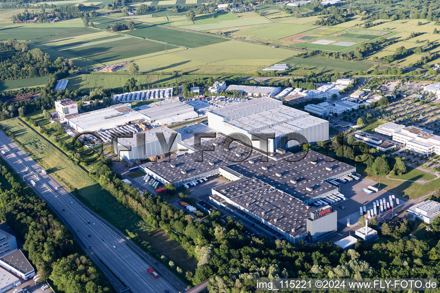 Vue aérienne de Robert Bosch à le quartier Durlach in Karlsruhe dans le département Bade-Wurtemberg, Allemagne