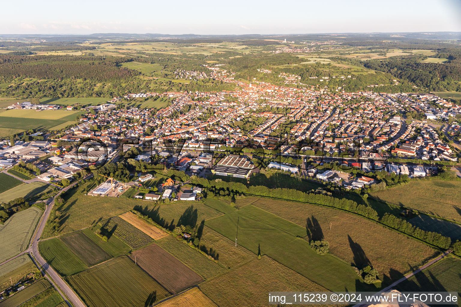 Weingarten dans le département Bade-Wurtemberg, Allemagne vue d'en haut