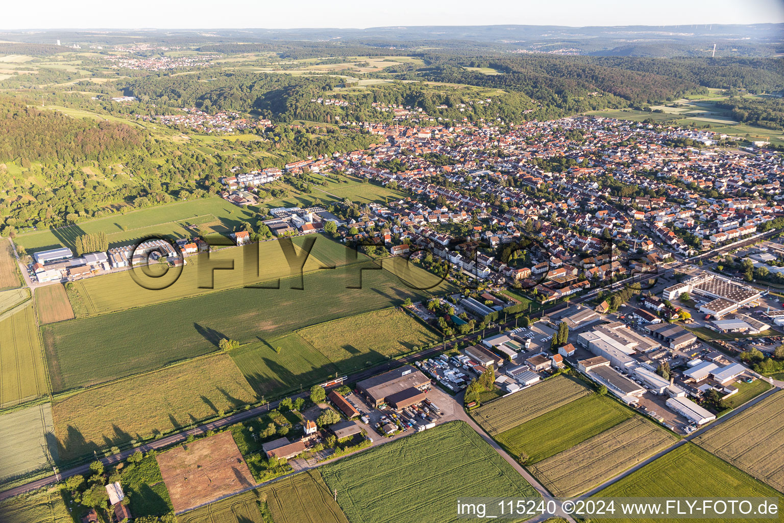 Weingarten dans le département Bade-Wurtemberg, Allemagne depuis l'avion