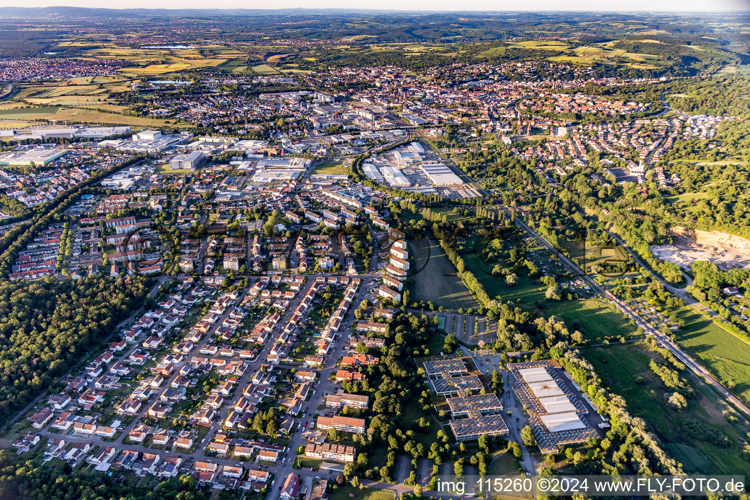 Vue aérienne de Du sud à Bruchsal dans le département Bade-Wurtemberg, Allemagne