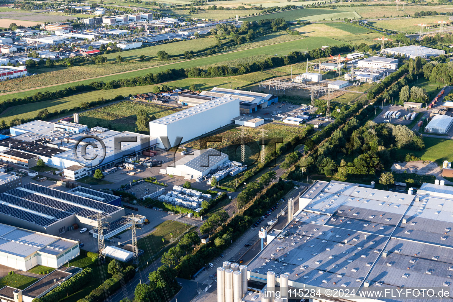 Vue aérienne de Usine de galvanisation à Bruchsal dans le département Bade-Wurtemberg, Allemagne