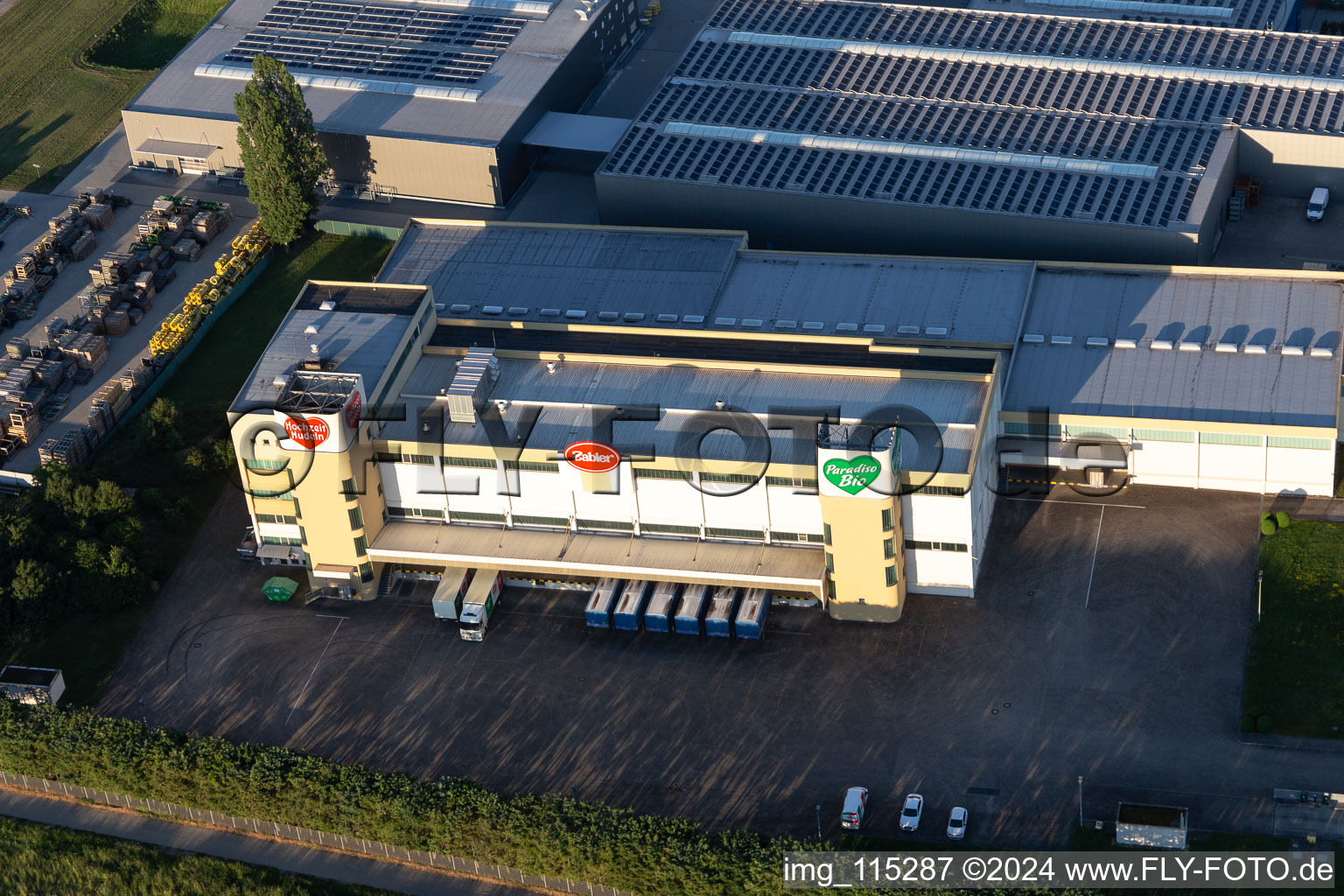 Vue aérienne de Site de l'usine Bernhard Zabler GmbH & Co. KG à Bruchsal dans le département Bade-Wurtemberg, Allemagne