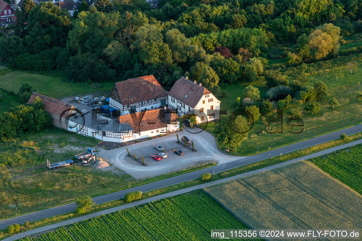 Vue aérienne de Le vieux moulin de Gehrlein à Rheinzabern dans le département Rhénanie-Palatinat, Allemagne