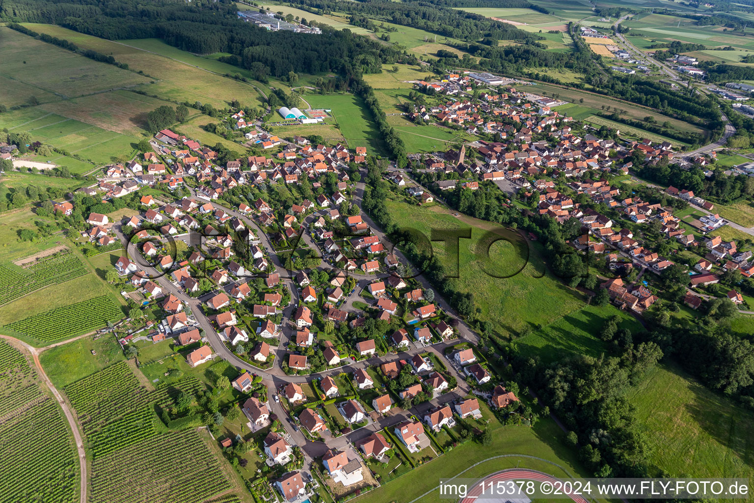 Vue d'oiseau de Quartier Altenstadt in Wissembourg dans le département Bas Rhin, France