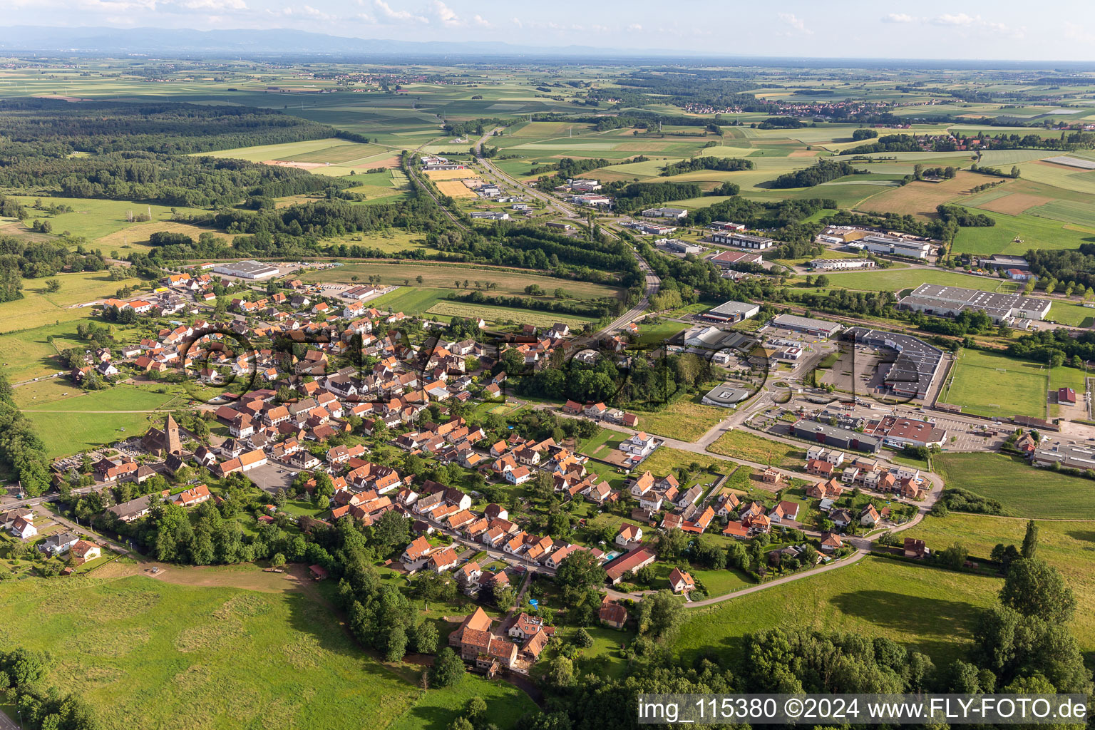 Quartier Altenstadt in Wissembourg dans le département Bas Rhin, France vue du ciel