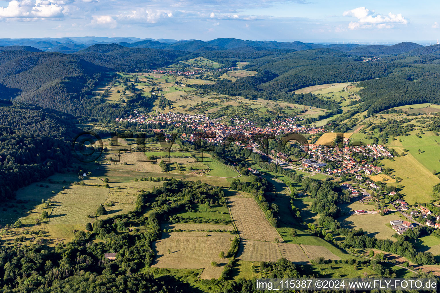 Vue aérienne de Lembach dans le département Bas Rhin, France