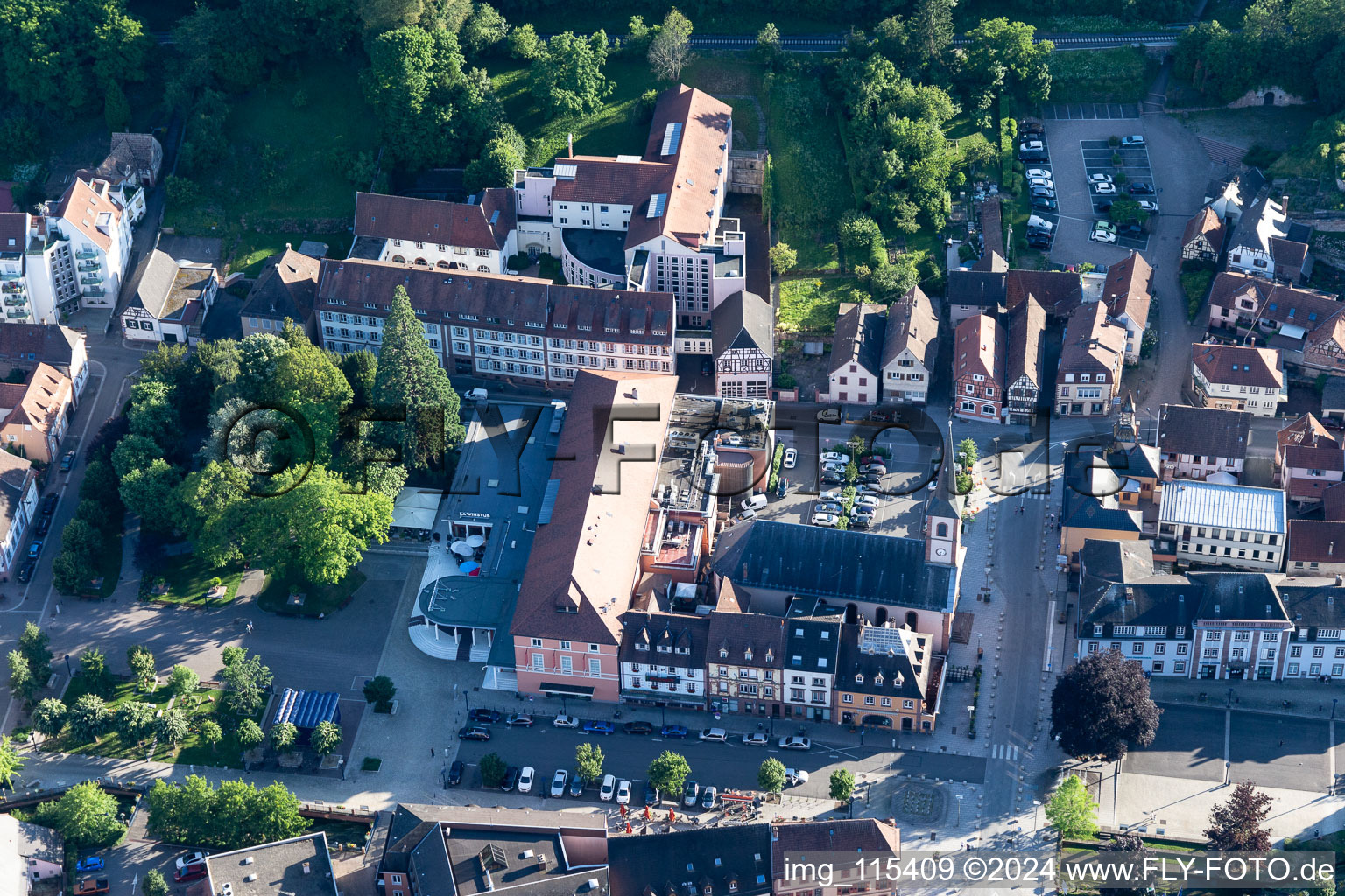 Photographie aérienne de Niederbronn-les-Bains dans le département Bas Rhin, France