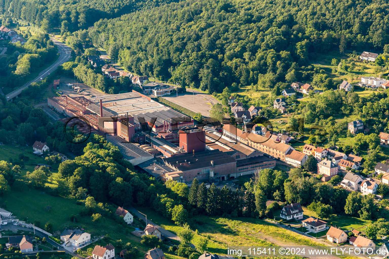 Vue aérienne de Fonderie à Niederbronn-les-Bains dans le département Bas Rhin, France