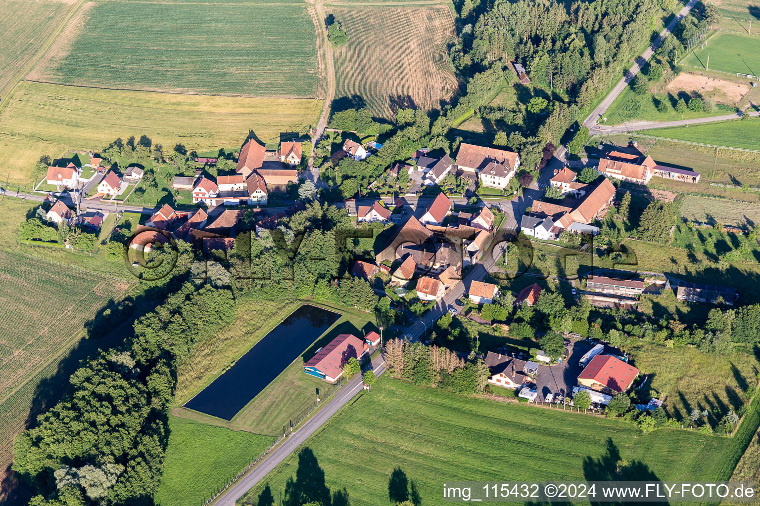 Vue aérienne de Moulin de Niefern à Uhrwiller dans le département Bas Rhin, France