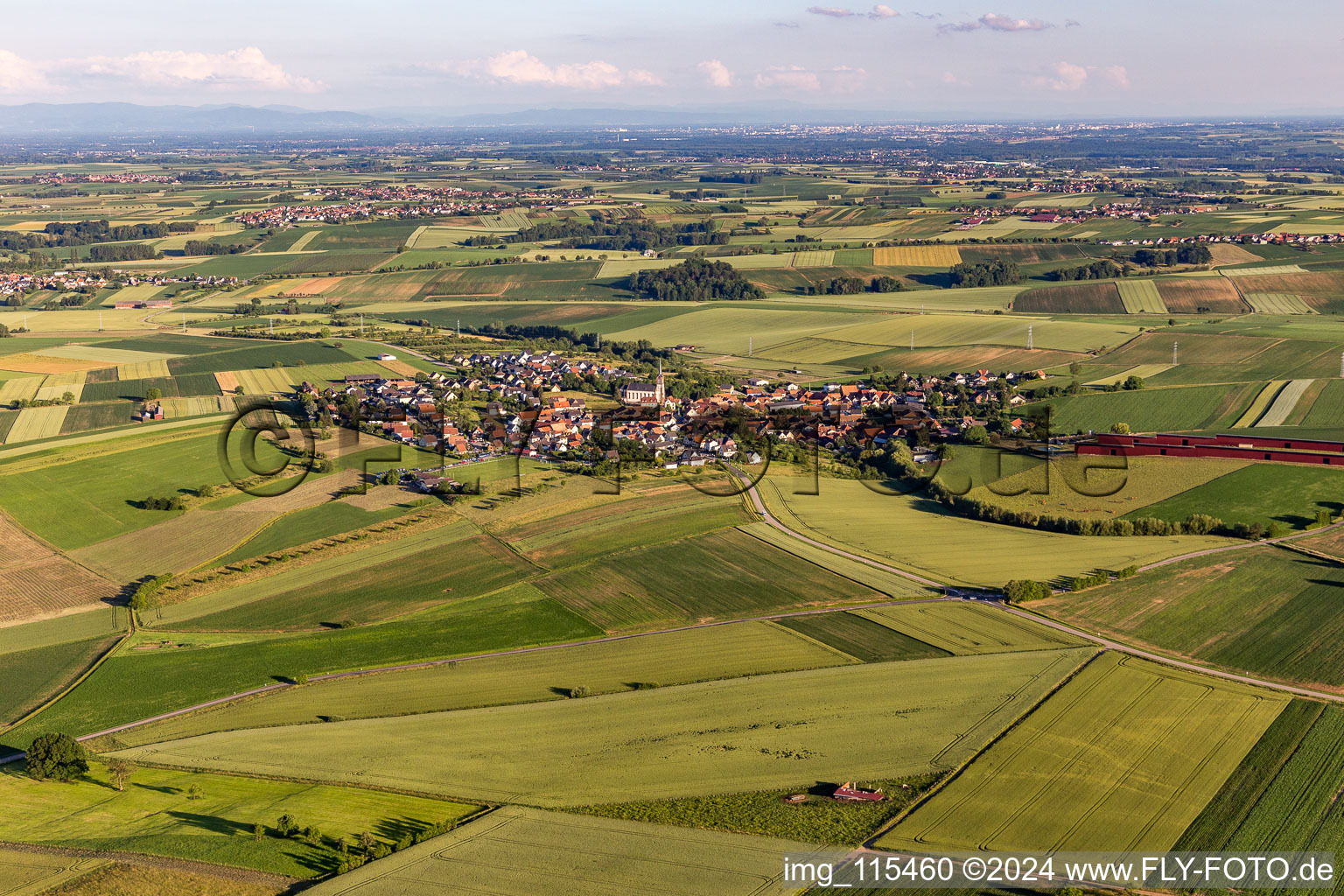 Vue aérienne de Uhlwiller dans le département Bas Rhin, France