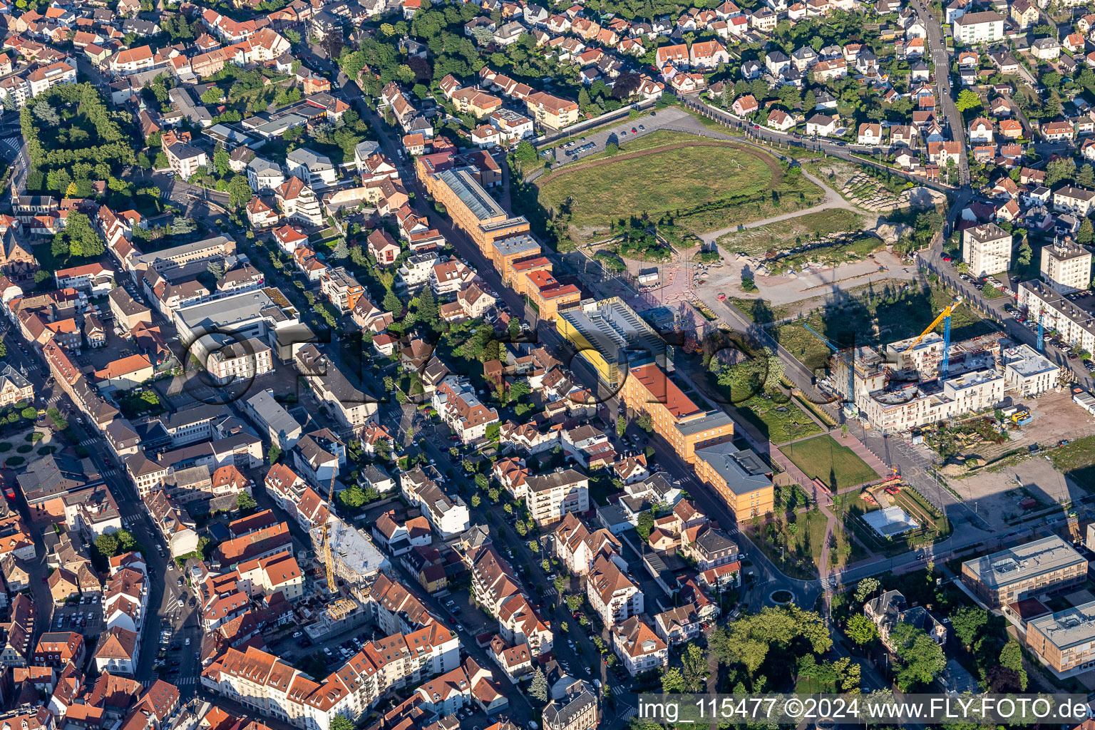 Vue oblique de Quartier Metzgerhof Krausenhof in Hagenau dans le département Bas Rhin, France