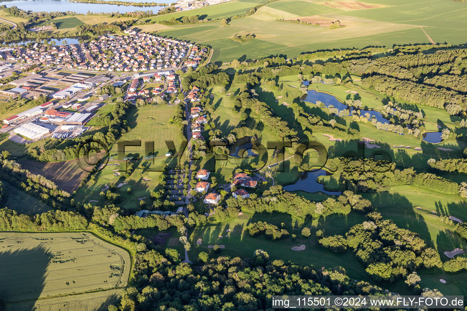 Photographie aérienne de Golf de Baden Baden à Soufflenheim dans le département Bas Rhin, France