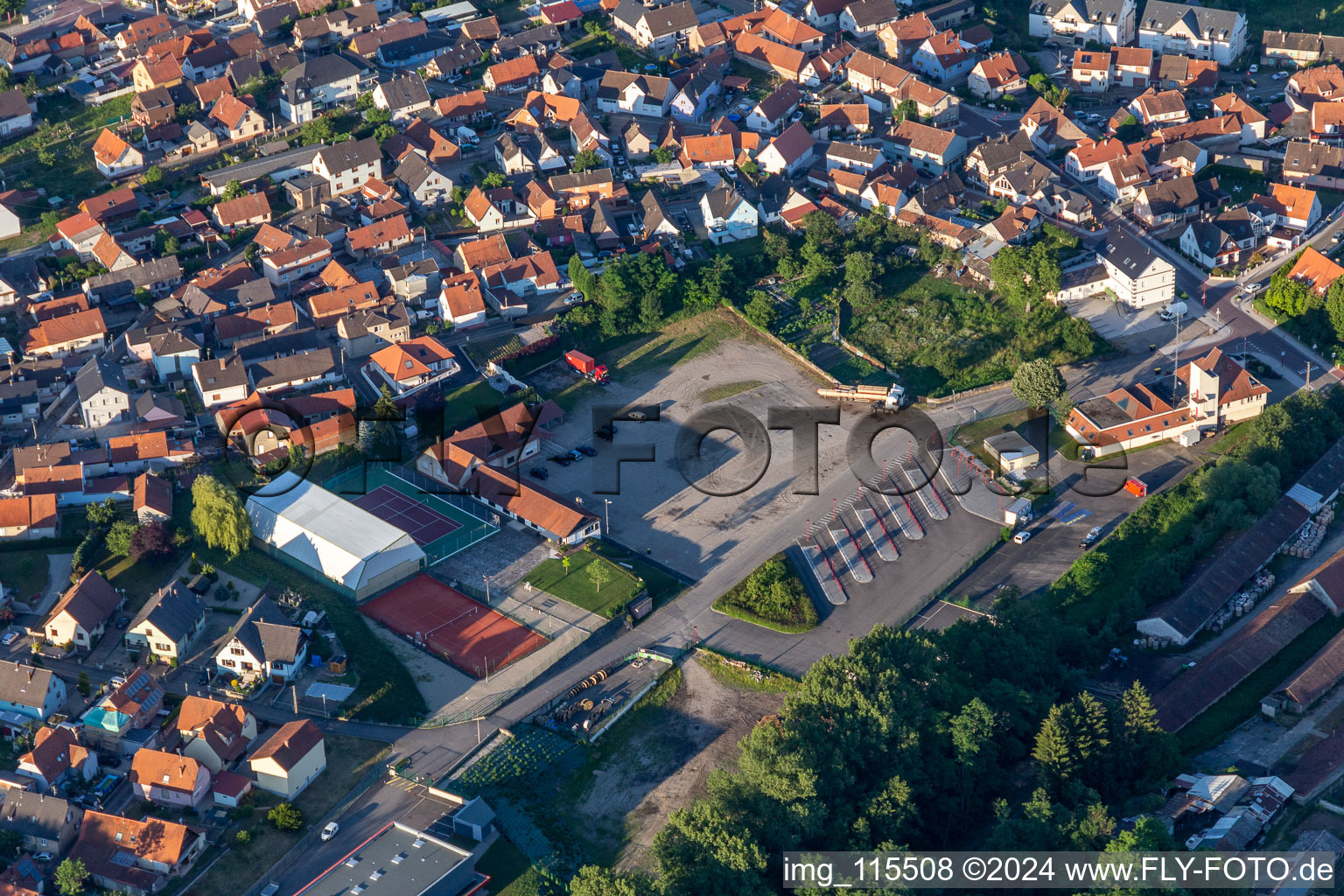 Image drone de Soufflenheim dans le département Bas Rhin, France