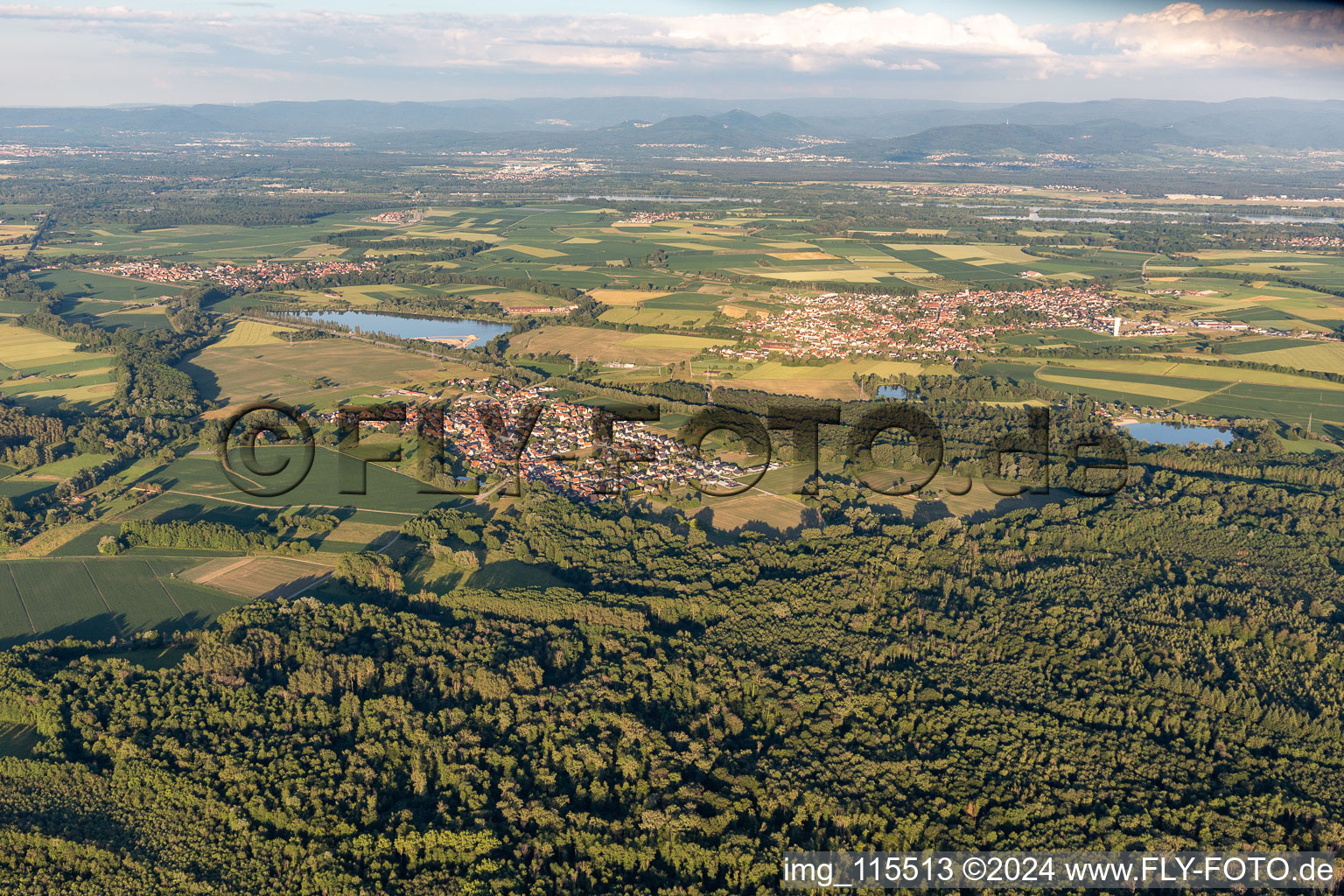 Vue aérienne de Leutenheim dans le département Bas Rhin, France