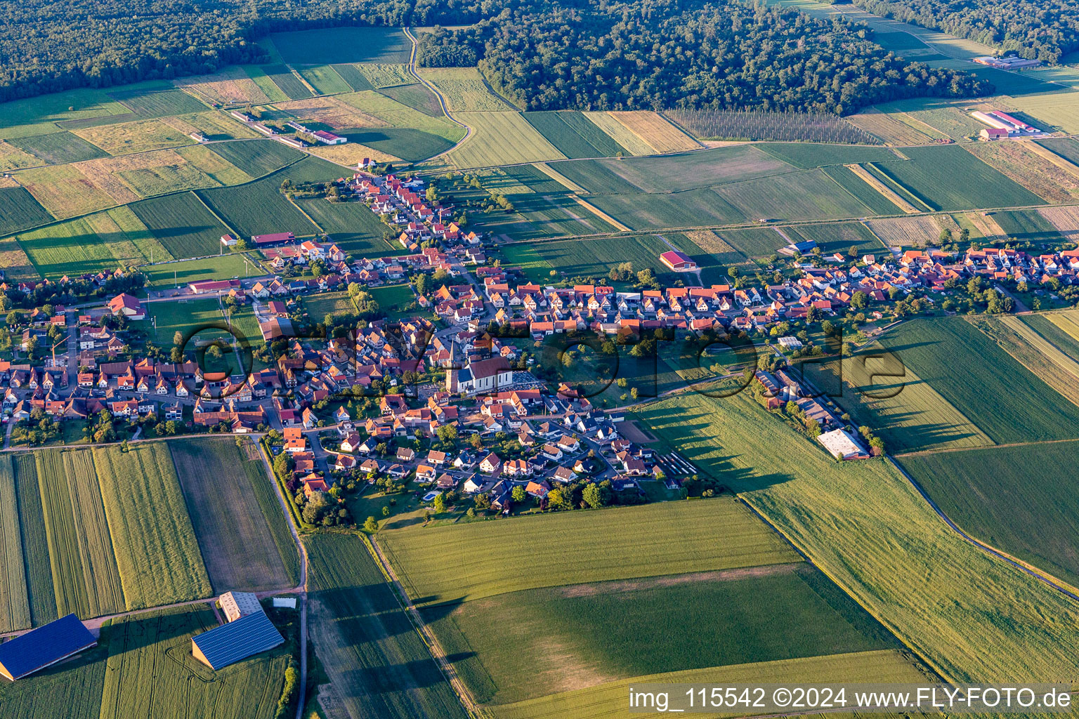 Schleithal dans le département Bas Rhin, France vu d'un drone