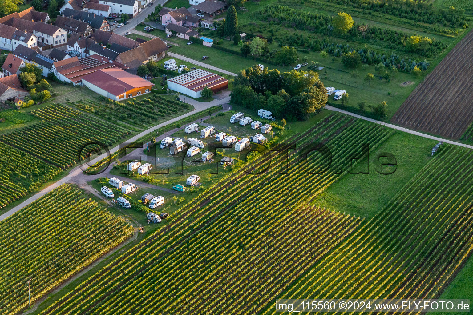 Vue aérienne de Place de parking pour camping-car à Dierbach dans le département Rhénanie-Palatinat, Allemagne