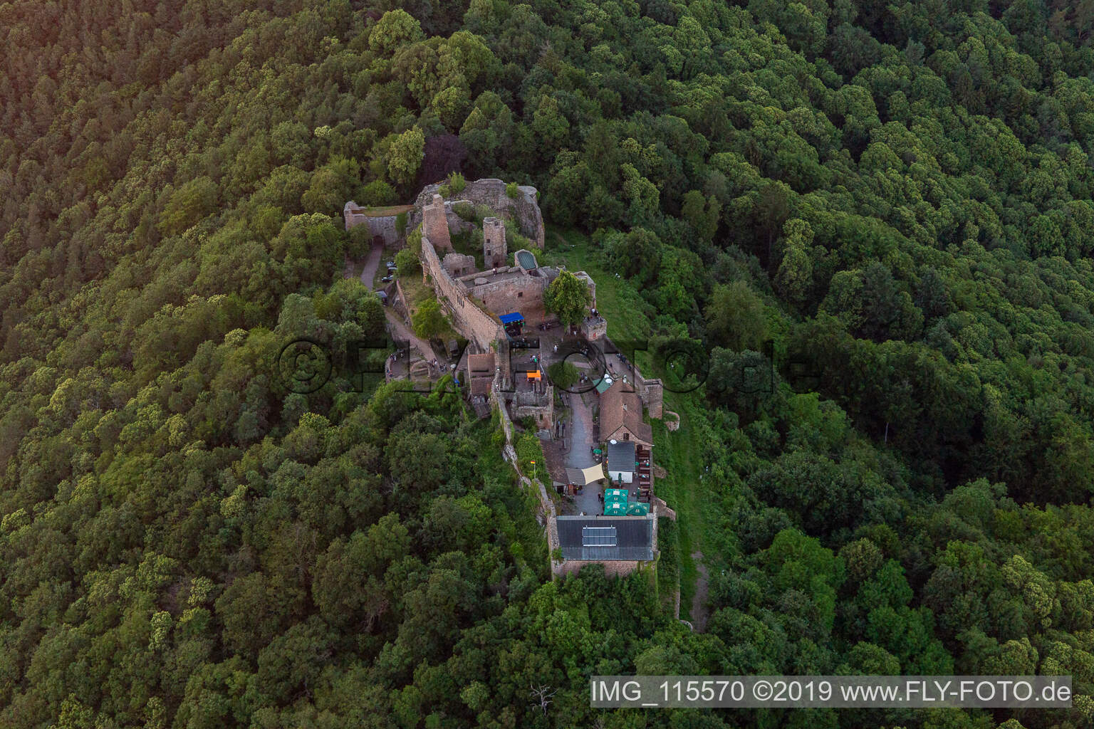 Photographie aérienne de Madenbourg à Eschbach dans le département Rhénanie-Palatinat, Allemagne