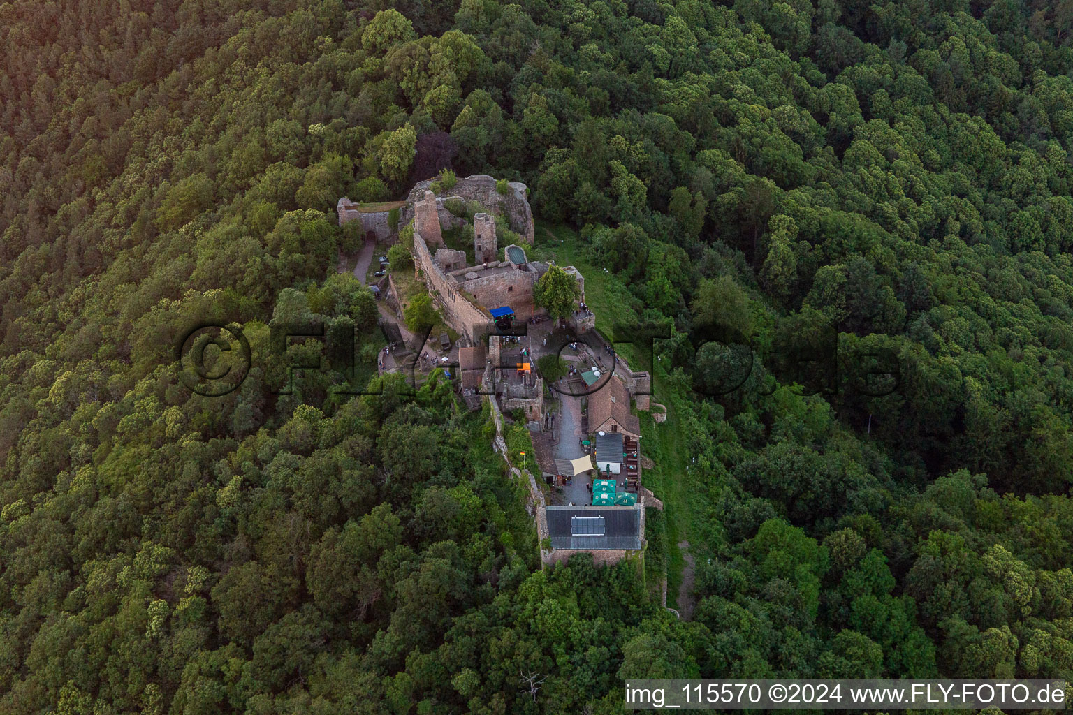 Photographie aérienne de Madenbourg à Eschbach dans le département Rhénanie-Palatinat, Allemagne