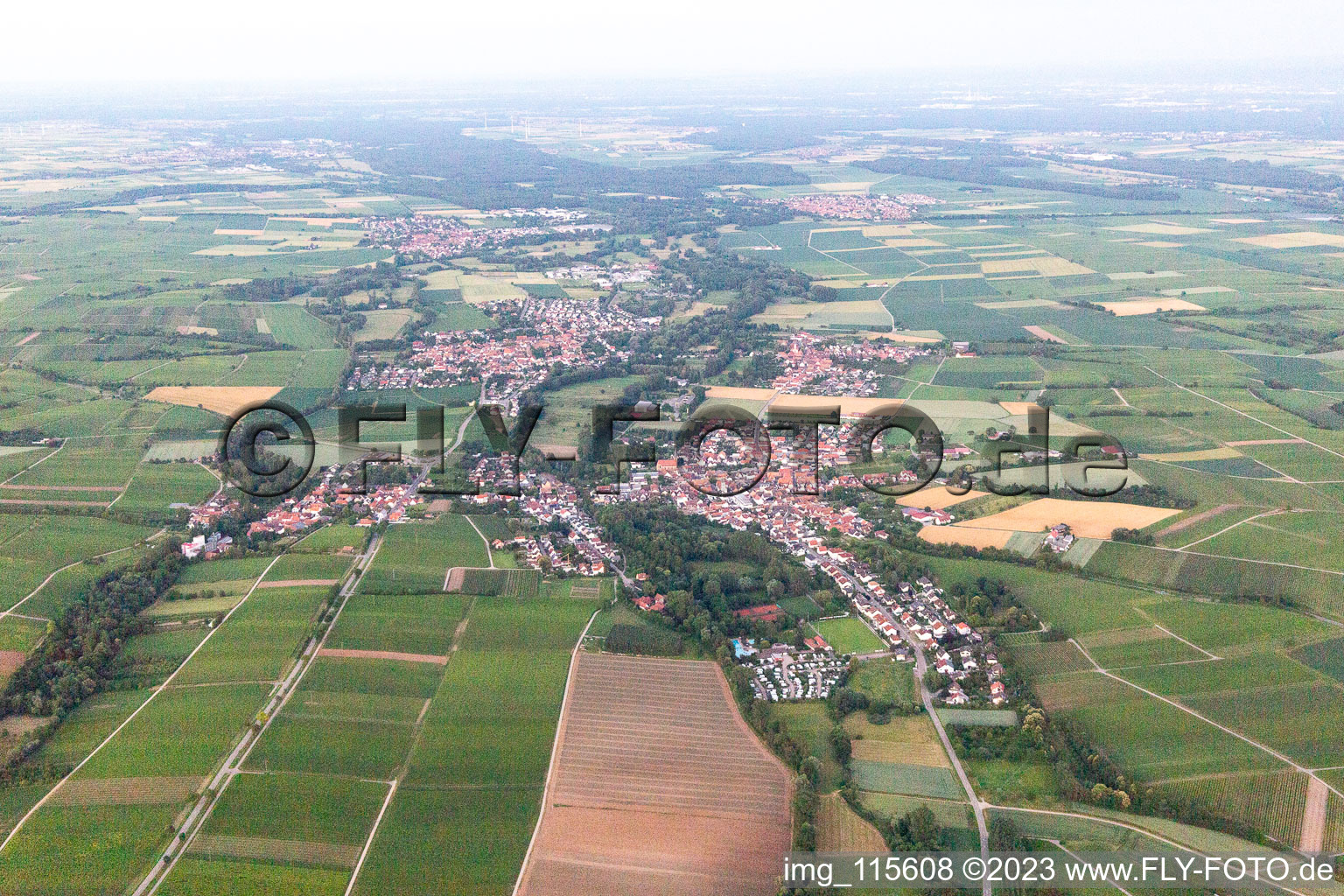 Quartier Billigheim in Billigheim-Ingenheim dans le département Rhénanie-Palatinat, Allemagne vu d'un drone