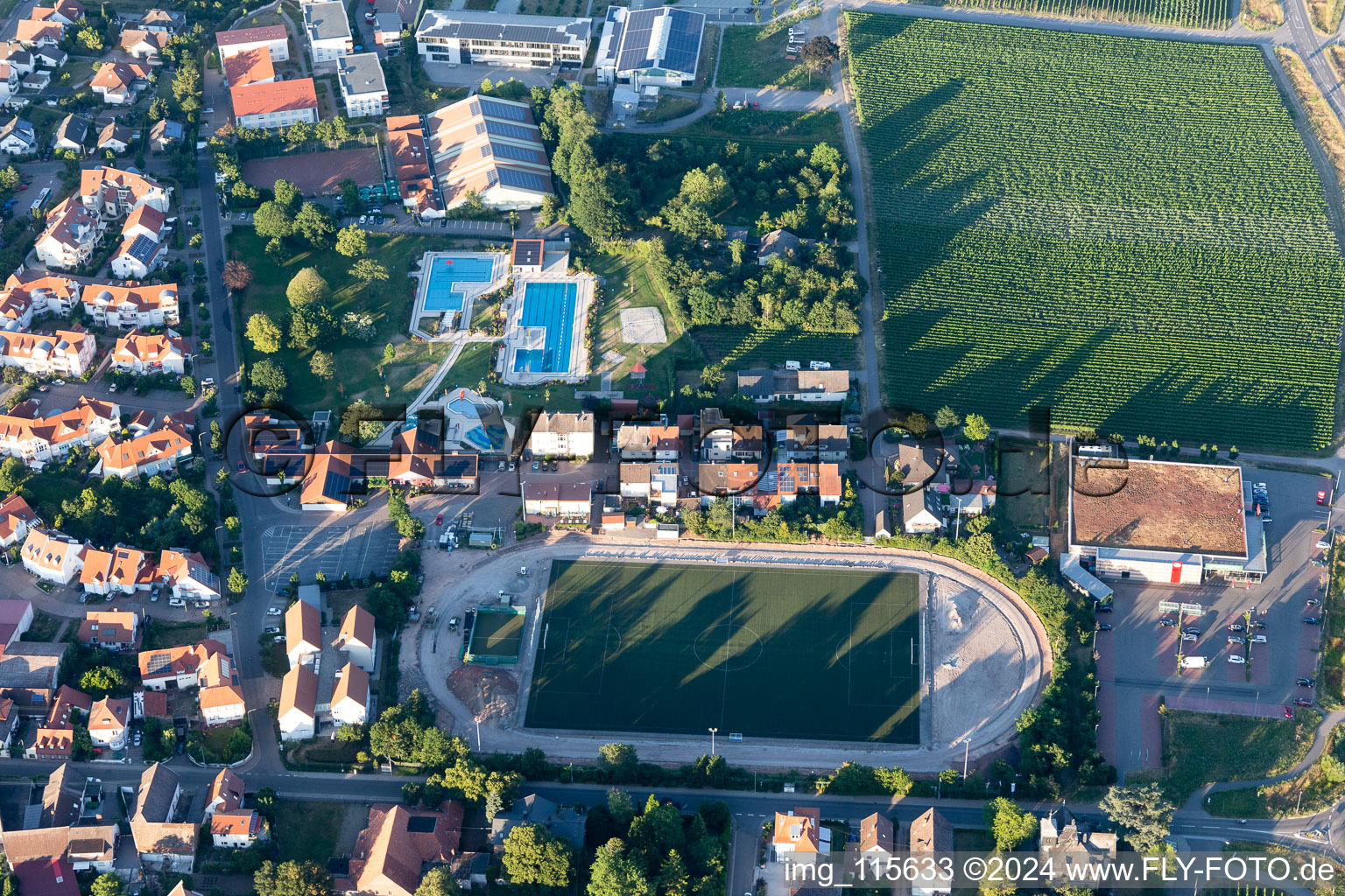 Maikammer dans le département Rhénanie-Palatinat, Allemagne vue du ciel