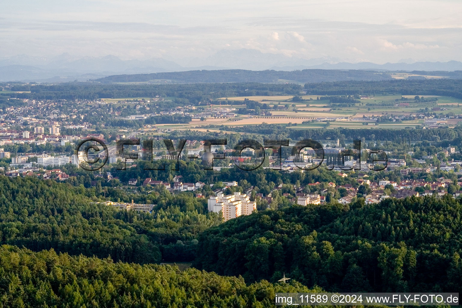 Vue aérienne de Wollmatingen à le quartier Petershausen in Konstanz dans le département Bade-Wurtemberg, Allemagne