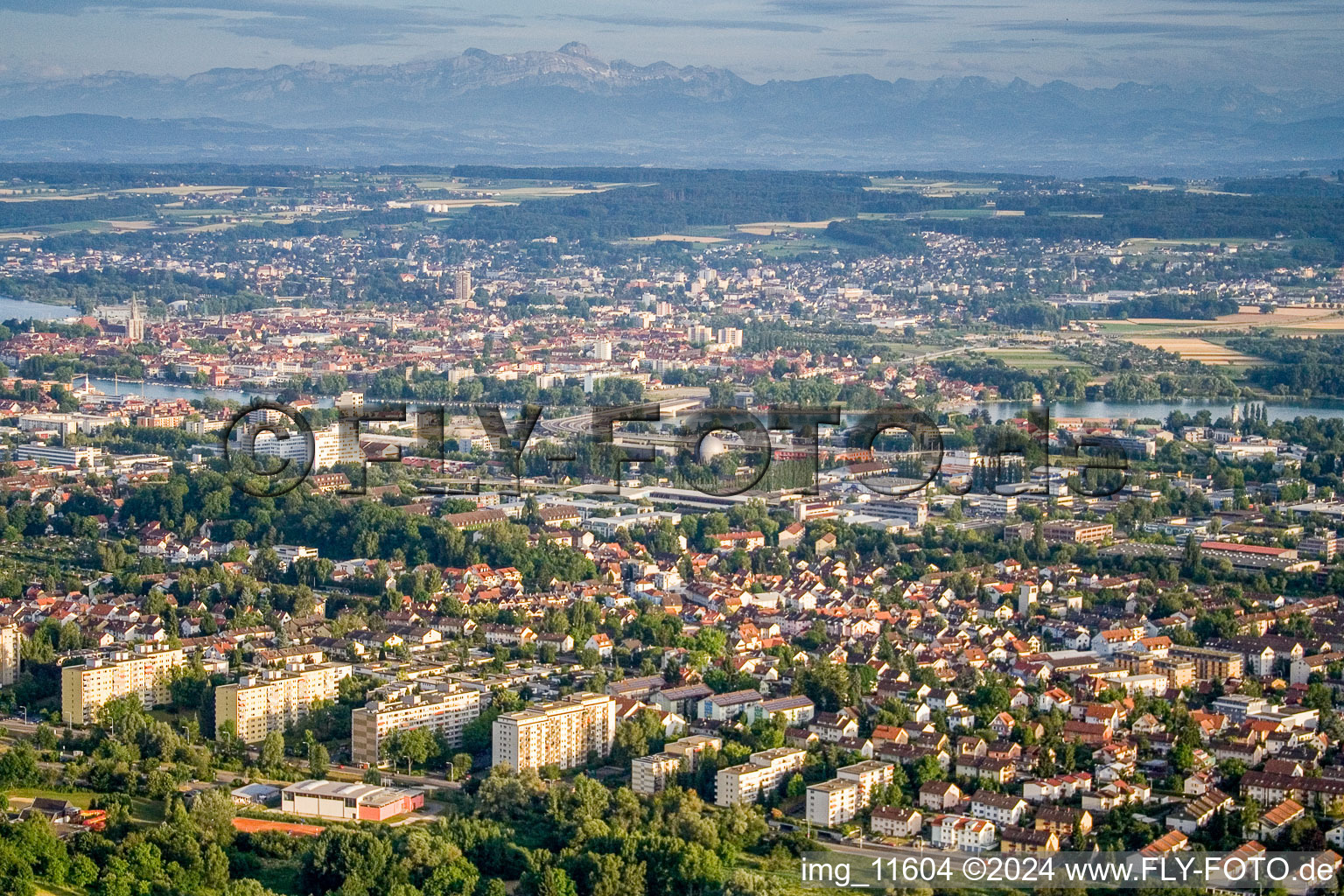 Vue aérienne de Quartier de Fürstenberg à le quartier Wollmatingen in Konstanz dans le département Bade-Wurtemberg, Allemagne