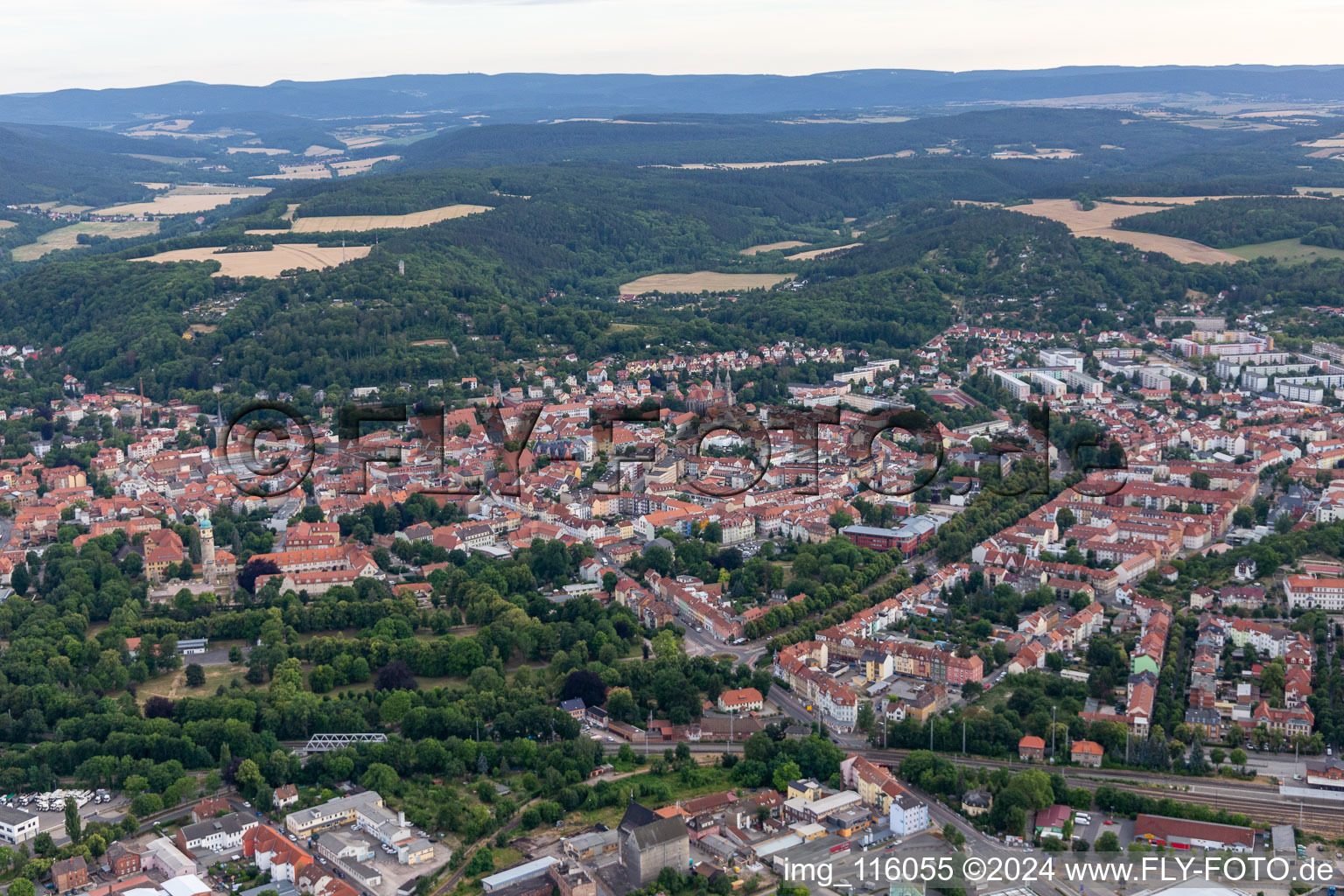 Arnstadt dans le département Thuringe, Allemagne depuis l'avion