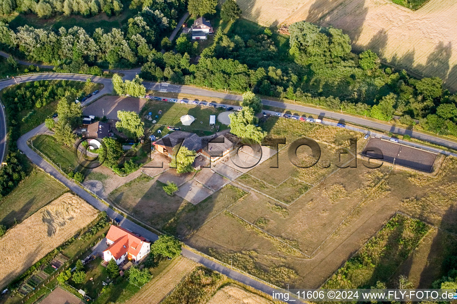 Randonnée thérapeutique Reithof Trab eV sur le lac de Constance à le quartier Wollmatingen in Konstanz dans le département Bade-Wurtemberg, Allemagne vue d'en haut