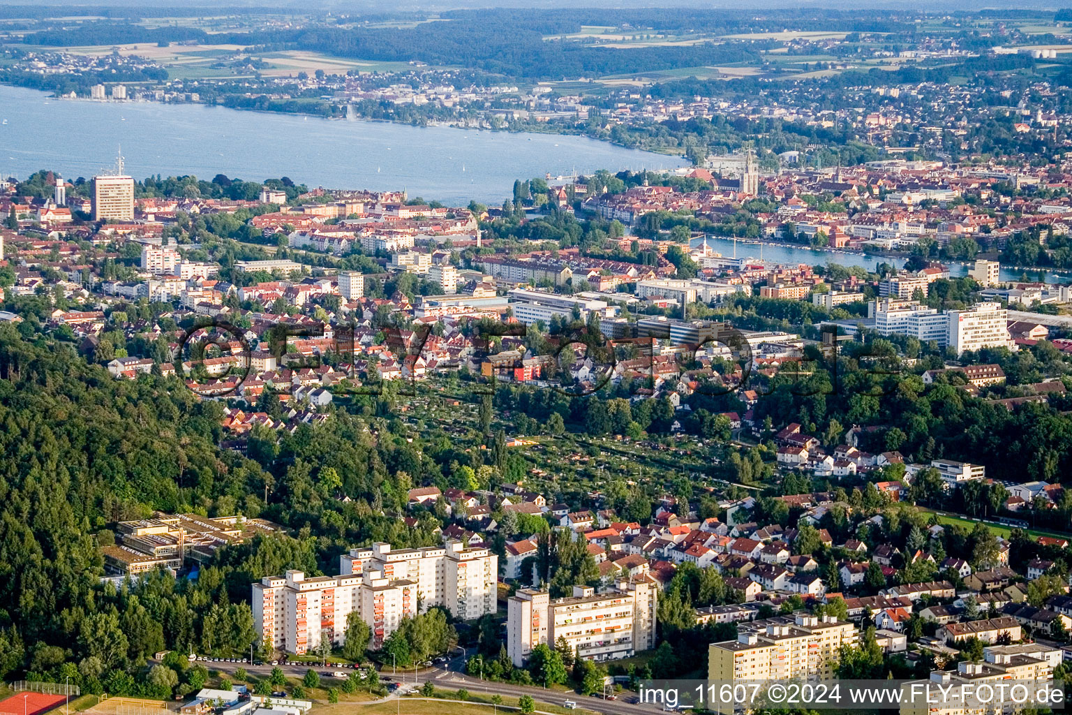 Vue aérienne de Quartier de Fürstenberg à le quartier Wollmatingen in Konstanz dans le département Bade-Wurtemberg, Allemagne
