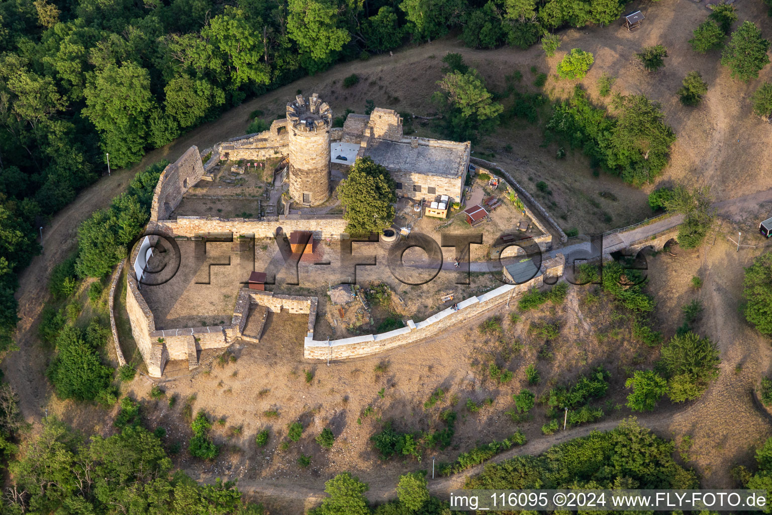 Vue oblique de Mühlburg à Drei Gleichen dans le département Thuringe, Allemagne