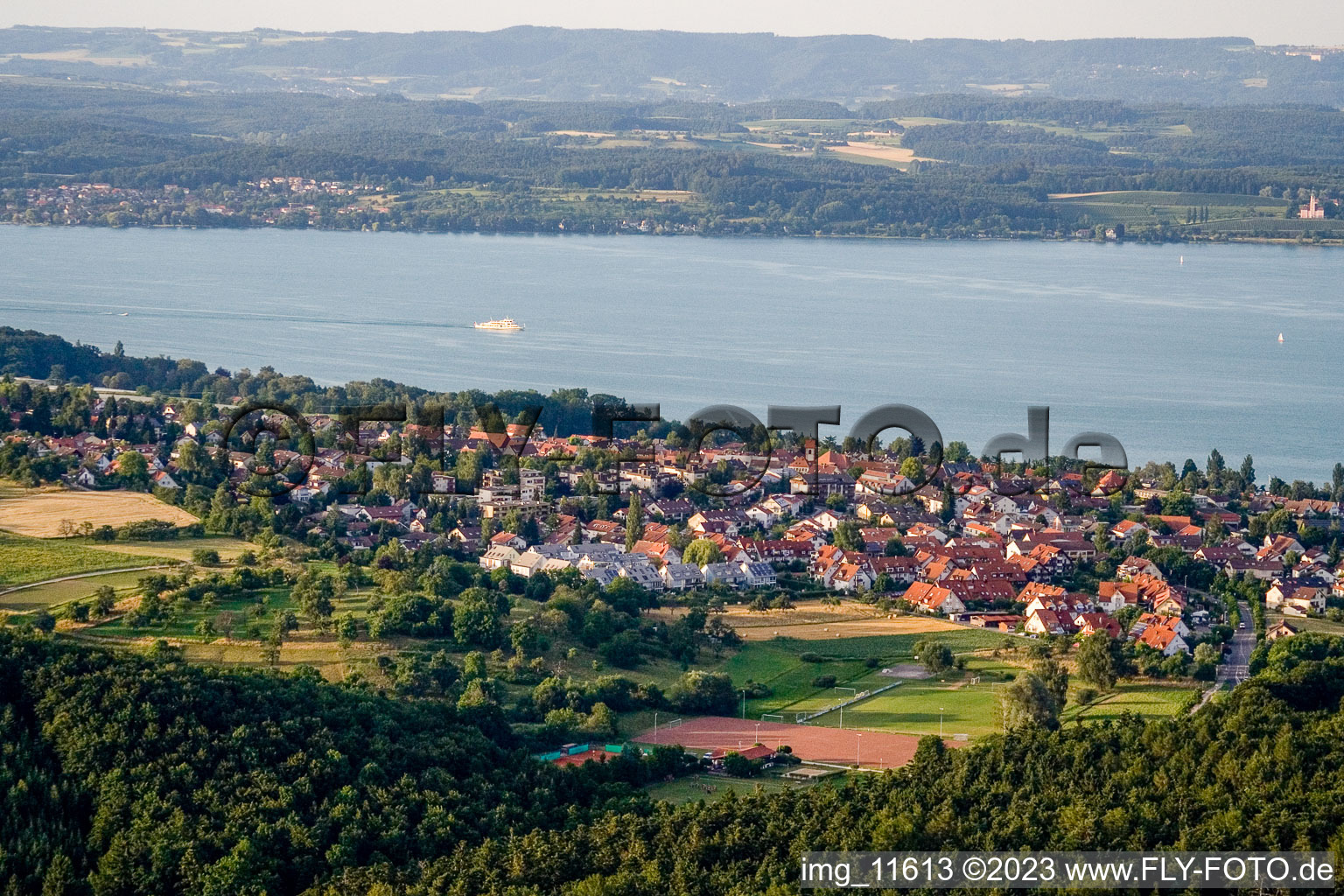 Vue aérienne de Quartier Litzelstetten in Konstanz dans le département Bade-Wurtemberg, Allemagne