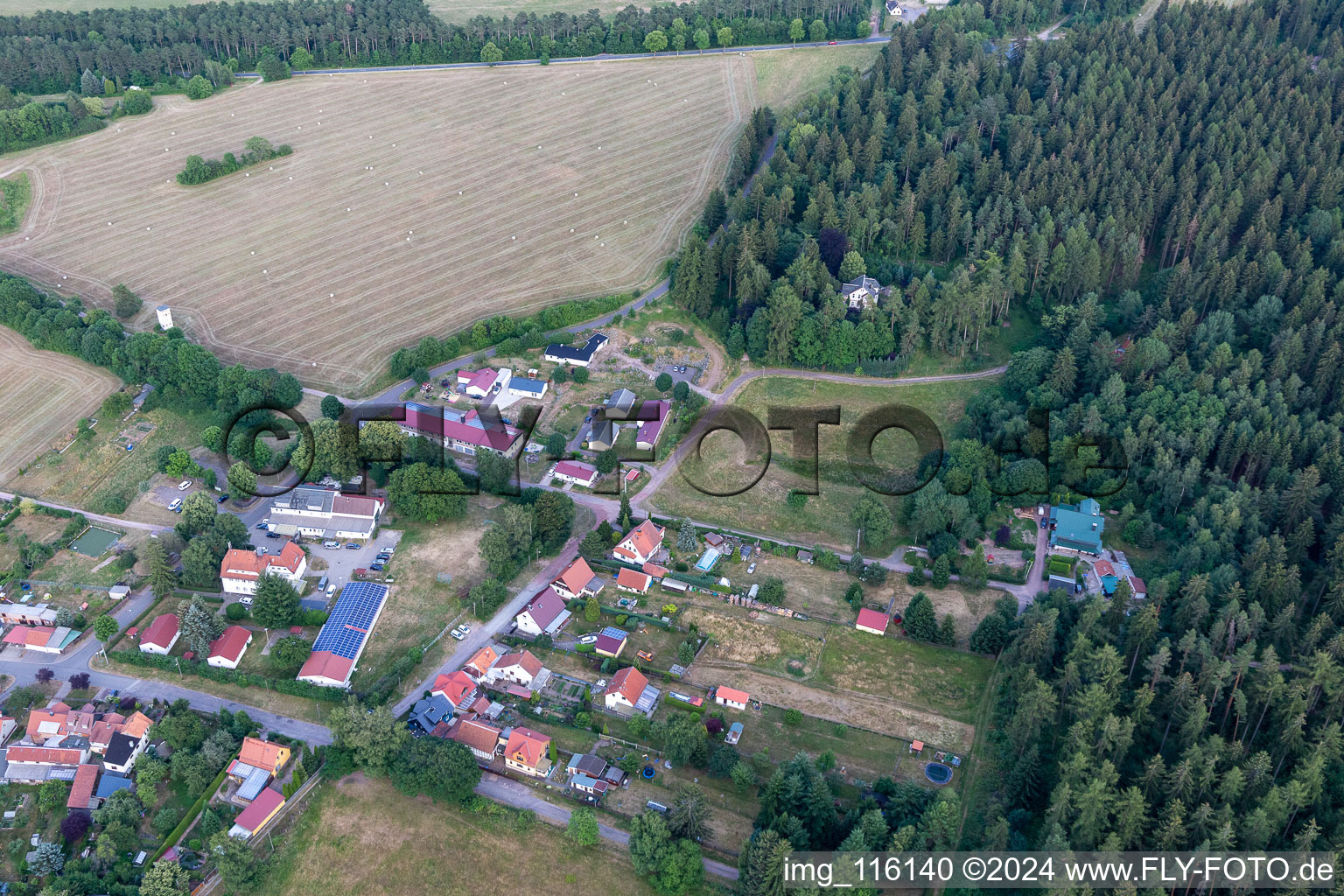 Vue aérienne de Quartier Crawinkel in Ohrdruf dans le département Thuringe, Allemagne