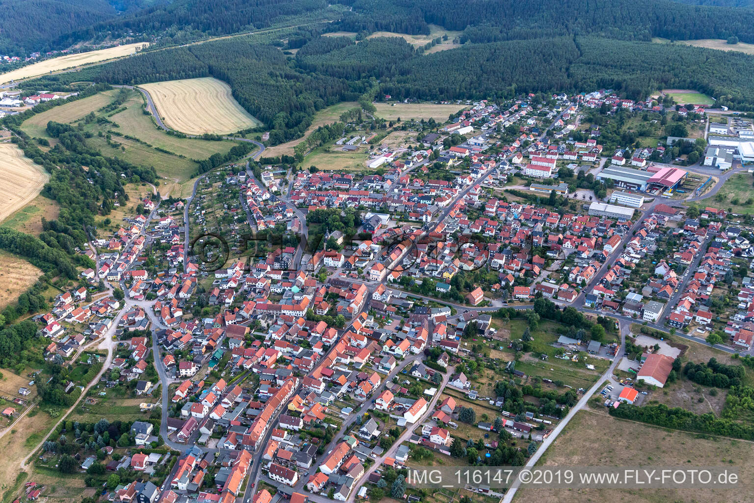 Vue aérienne de Geschwenda dans le département Thuringe, Allemagne