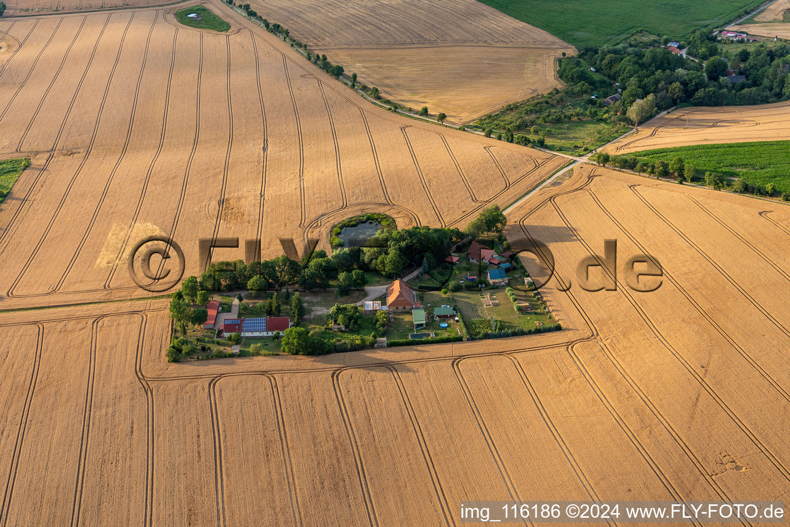 Vue aérienne de Magnushof à Prenzlau dans le département Brandebourg, Allemagne