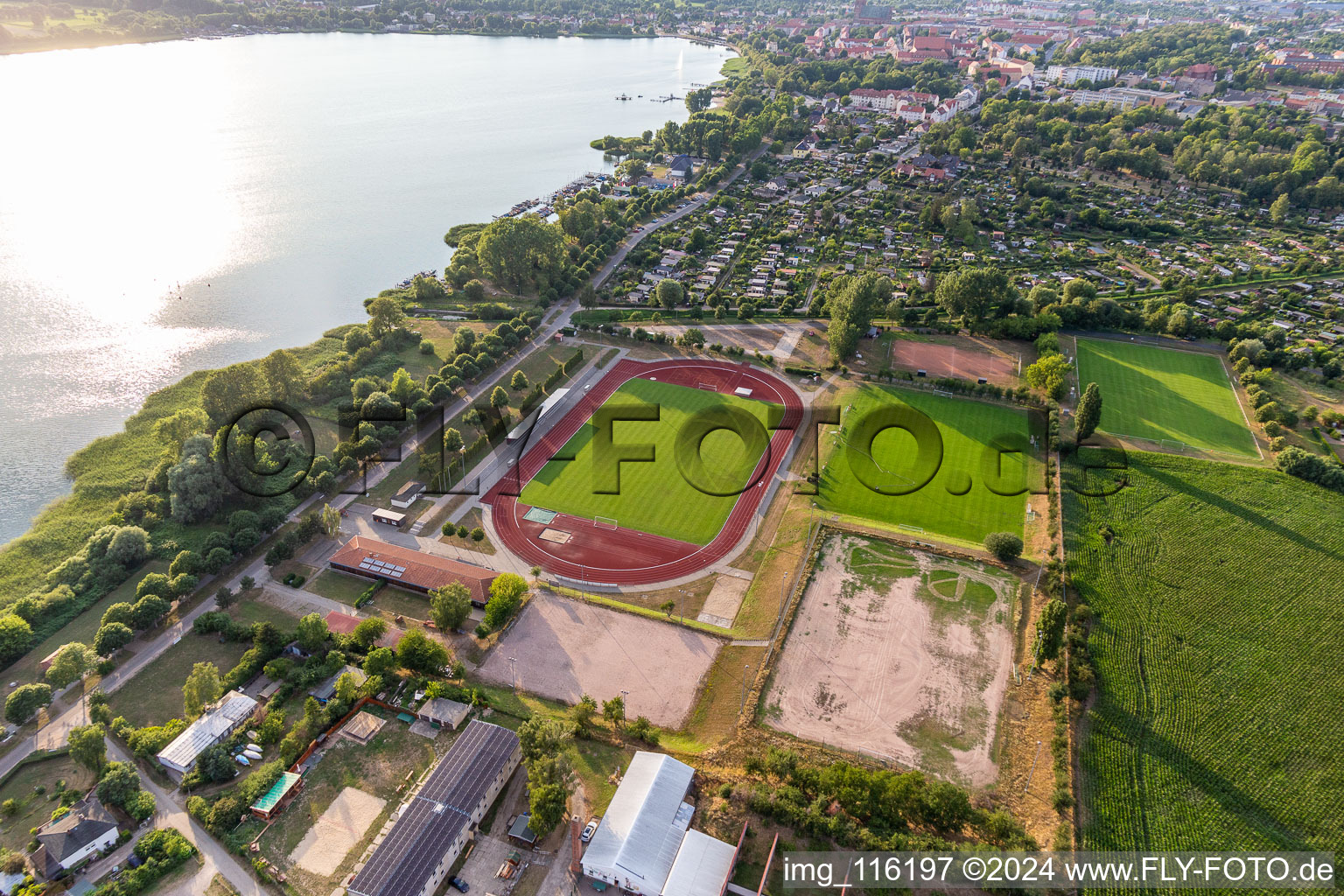 Vue aérienne de Stade d'Uckersee à Prenzlau dans le département Brandebourg, Allemagne