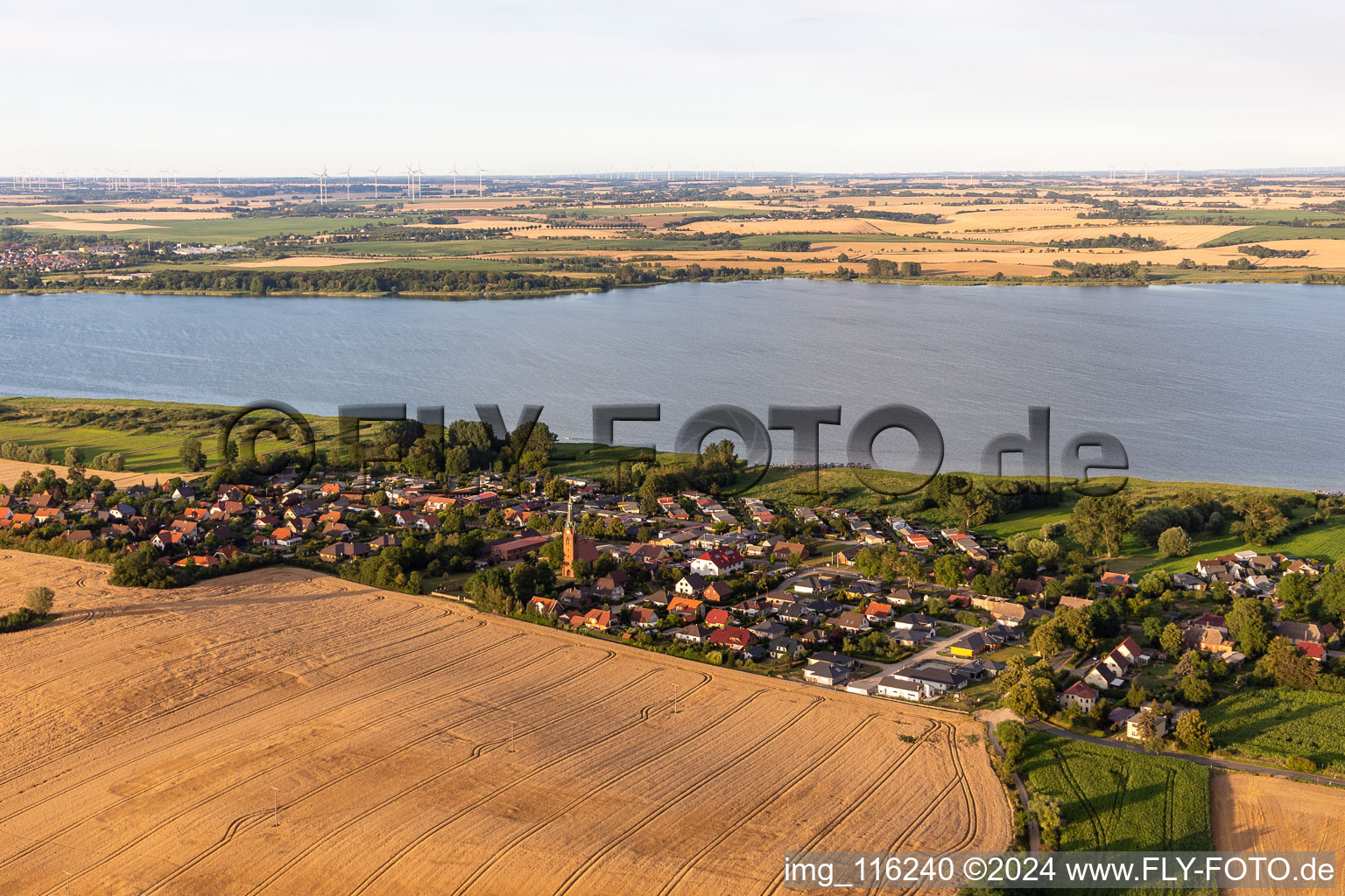 Vue aérienne de Quartier Röpersdorf in Nordwestuckermark dans le département Brandebourg, Allemagne