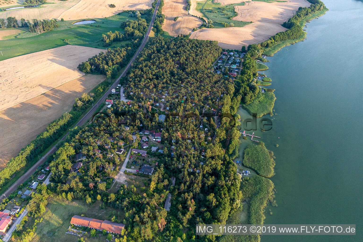 Vue aérienne de Camping sur Oberuckersee à Oberuckersee dans le département Brandebourg, Allemagne