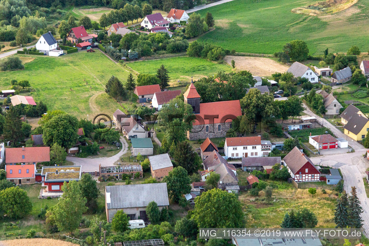 Vue aérienne de Melzow dans le département Brandebourg, Allemagne