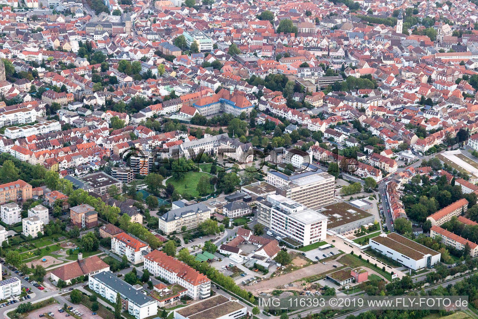 Vue aérienne de Diaconesse KH à Speyer dans le département Rhénanie-Palatinat, Allemagne